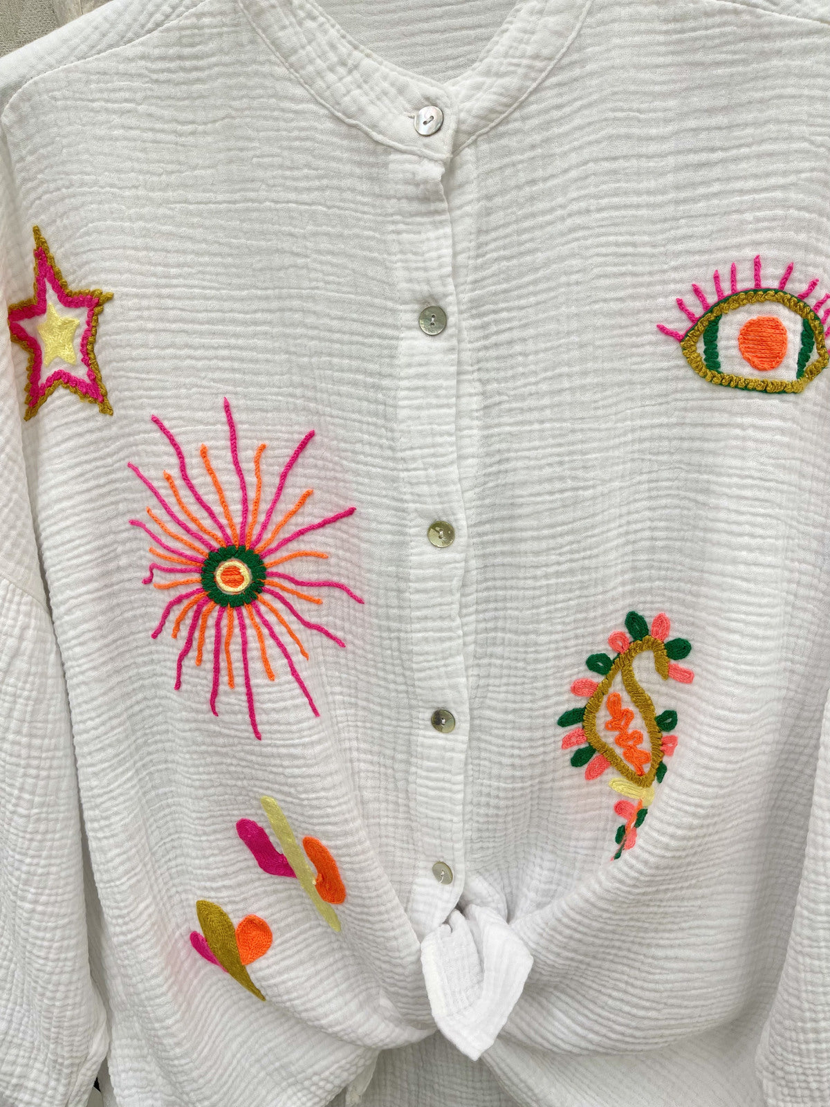 Chemise brodée colorée